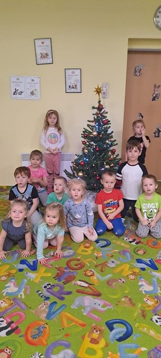 Zdobení vánočního stromečku ve školce 10.12.24